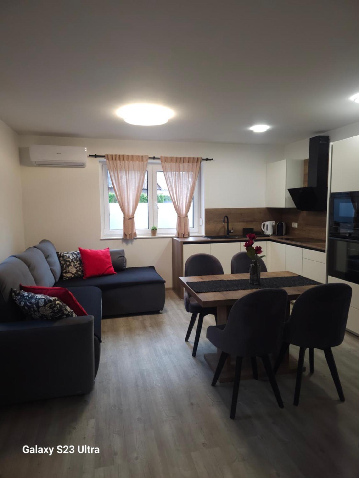 Prima Countryside Apartments Zirovnica Room photo