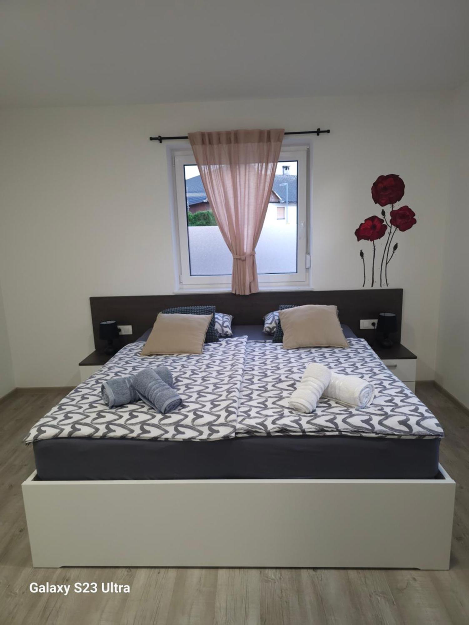 Prima Countryside Apartments Zirovnica Room photo